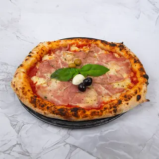 Pizza Vesuvio