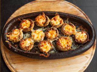 Запечені Печериці з сиром (150г)