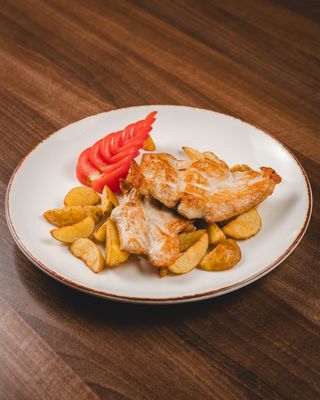 Pileći file sa krompirom