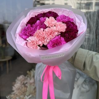 Bukiet 15 kolorowych goździków