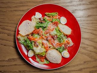 Салат Цезар з лососем (230g)
