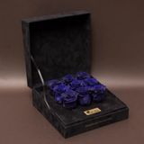 9 trandafiri criogenați albaștri în cutie de catifea