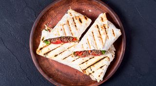 Wrap z polędwiczkami