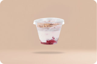 Jogurt z malinami i crunchy