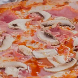 Cotto e funghi