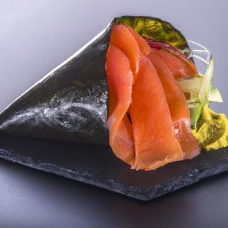 Temaki spicy salmone