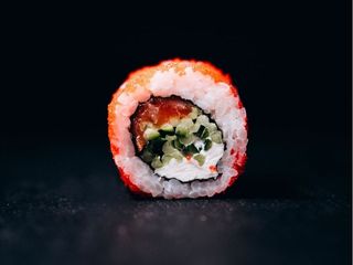 Каліфорнія в ікрі з лососем (245g)