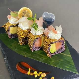 US17. Uramaki black gold - 8 pezzi