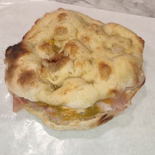 Focaccia prosciutto crudo
