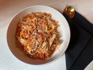 Паста боланьезе