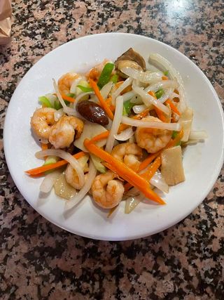 84. Gambas con Verduras Variadas
