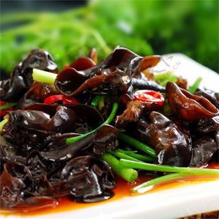 8. Funghi MuEr piccante 凉拌木耳