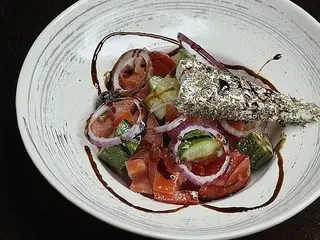 Салат Грецький з фірмовою заправкою (280g)