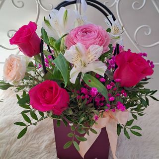 Poșetuță cu flori de primăvară 