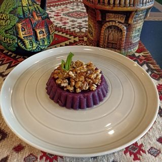 Pelamushi z orzechami