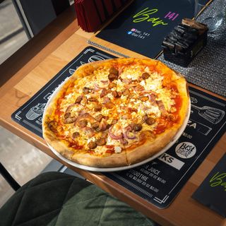 Family Pivska pizza 1400gr + dva soka po izboru