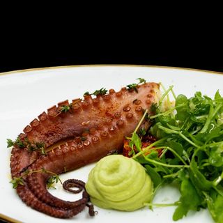 Октопод на скара 