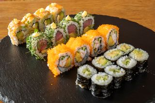 Суши Хокайдо сет (20бр - 400гр)