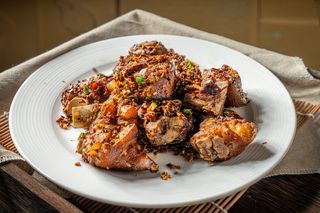 56. Zampe di maiale piccanti