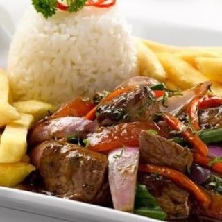 Lomo saltado