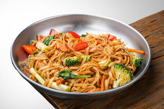 СМАЖЕНА ЛОКШИНА З ОВОЧАМИ (350g)