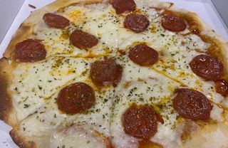 Pizza De Pepperoni (30 Cm.)