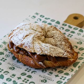 Croassaint relleno de dulce de leche