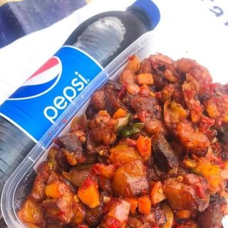 Gizdodo served with 1ltr pepsi coke