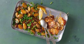 Spiedini con patate e piselli