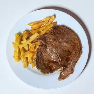 Bistec de Ternera con patatas fritas