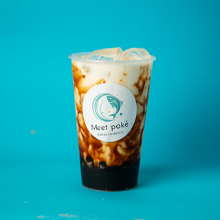 Tè al latte con zucchero di canna e tapioca