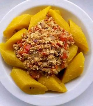 Boiled Plantain and Egg Sauce