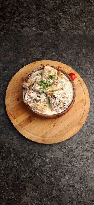 შქმერული ნივრის სოუსში