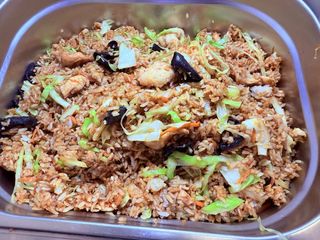 2.Ориз със пилешко месо и зеленчуци (400г)