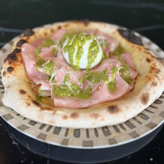 Pizzas Bianca De Pesto