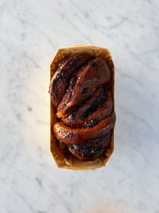 Mini Babka cu Vișine și Amarena
