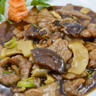 44 -Ternera con seta y bambu