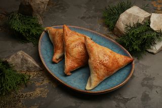 Самсы слоеные с бараниной (1 шт.)