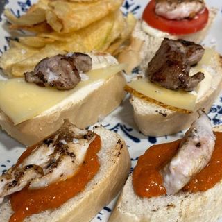 Pincho de Pollo Con Tomate Y Alioli