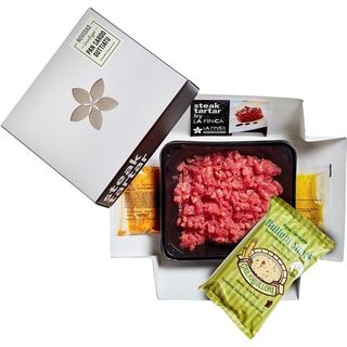 LA FINCA STEAK TARTAR DE VACUNO JOVEN MARINADO BANDEJA 200 G+ 25 ML SALSA CLÁSICA+ 20 ML ACEITE DE OLIVA VIRGEN+ PAN GUTTIATU