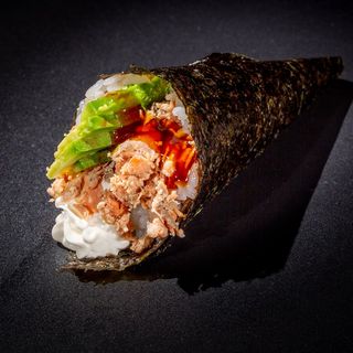 W156 Temaki Salmón BBQ