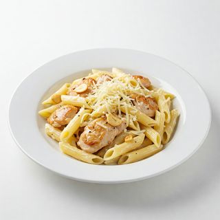 Pureći file u sezamu sa zelenim rezancima