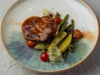 Ошийок свинний сувід з картоплею та квасолею (140/200/30g)