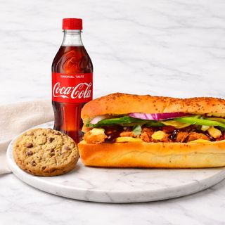BBQ Chicken Footlong with 500ml Drink+ Chocolate Chip Cookie