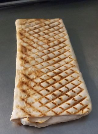 Żółty ser  w lawaszu 