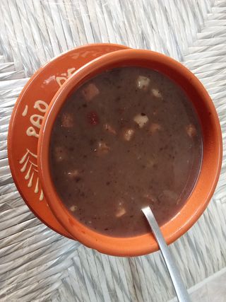 Sopa de feijão preto 