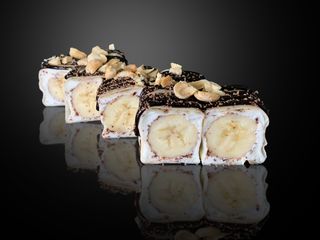 Солодкий рол з бананом