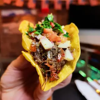 Taco Crujiente De Ternera, Pico De Gallo Y Cilantro (1 Ud.)