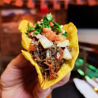 Taco Crujiente De Ternera, Pico De Gallo Y Cilantro (1 Ud.)