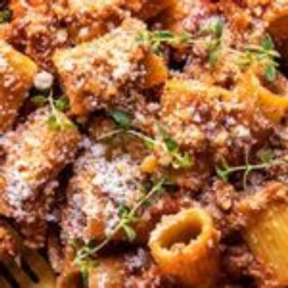 Rigatoni Con Boloñesa
